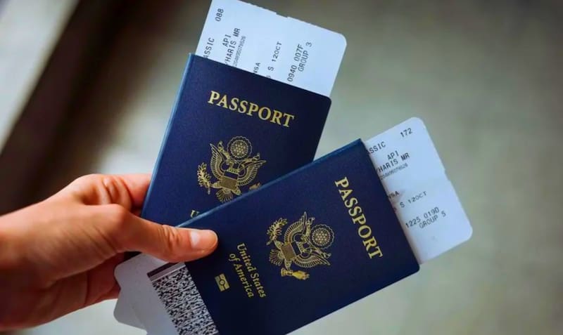 Los asistentes deberán presentar la documentación requerida para completar el trámite durante las ferias de pasaportes. Foto: archivo El Cronista USA