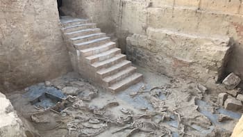 Arqueólogos recuperan del suelo una de las 7 maravillas del mundo perdidas: el hallazgo que revoluciona la arqueología europea