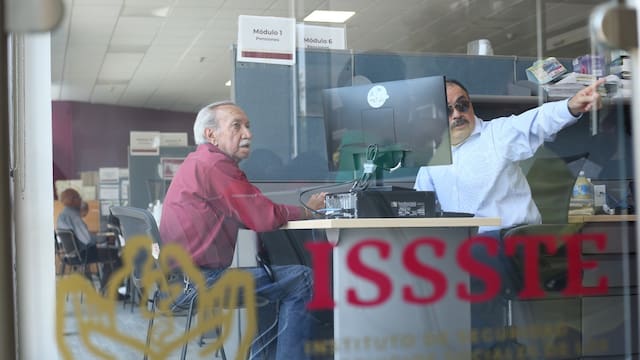 Nueva tarjeta para cobrar las jubilaciones: la credencial que entregará el Gobierno a adultos mayores y es de por vida