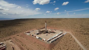 Pluspetrol ingresa a dos áreas estratégicas de Vaca Muerta tras cerrar un intercambio de activos con YPF