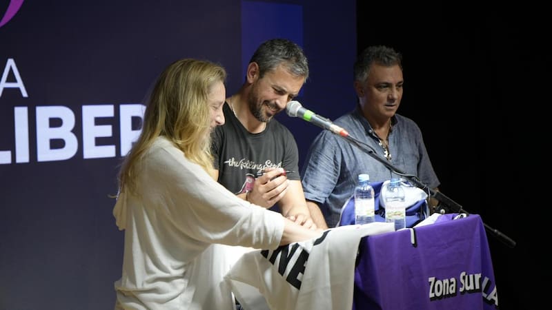 Karina Milei, Martín Menem y Sebastián Pareja ayer en La Plata. (LLA)