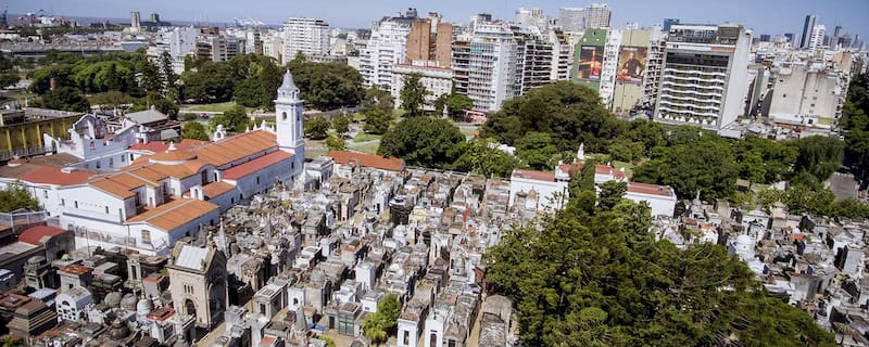 El cementerio de la Recoleta, corazón de uno de los barrios históricos más elegantes del mundo. (Foto: turismo.buenosaires.gob.ar).