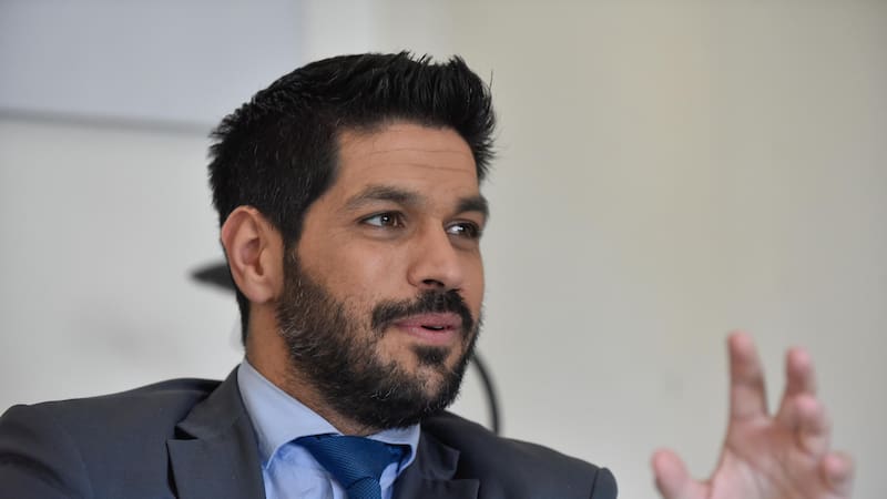 Andrés Ojeda, del Partido Colorado, muestra "puntos en común" con Javier Milei. (Foto: EFE/Federico Gutiérrez)