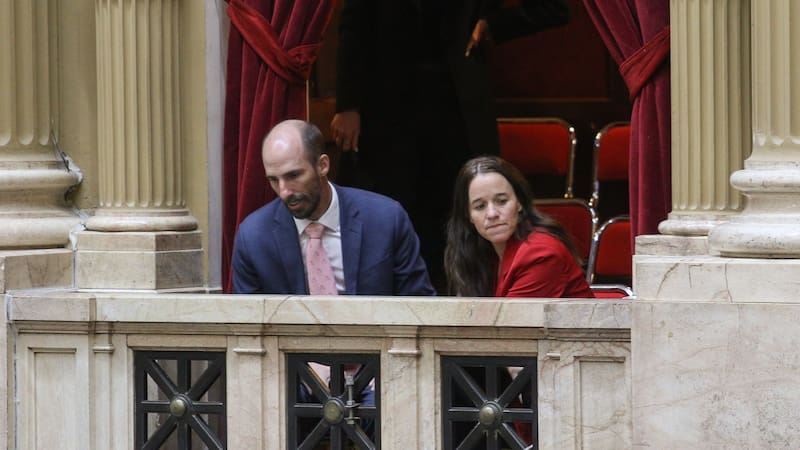 José Rolandi y María Ibarzabal, los dos funcionarios clave que participaron de la redacción del silencio positivo