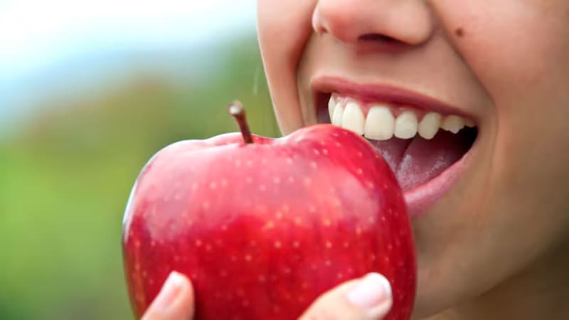 La manzana podría desempeñar un papel clave en la prevención del cáncer de colon.