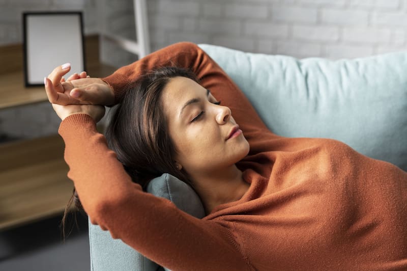 La pereza puede ser útil para gestionar la ansiedad, ya que ofrece momentos de tranquilidad mental. (Foto: Freepik)