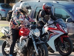 Los motociclistas que lleven pasajeros sufrirán multas: se aplicarán sanciones y deberán pagar esta cantidad de dinero