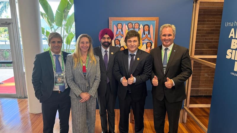 El presidente Javier Milei se reunió el lunes con el titular del Banco Mundial, Ajay Banga, en el marco del G20 que se realiza en Río de Janeiro.