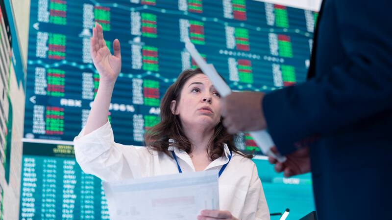 La Bolsa Mexicana de Valores (BMV) retrocedió este martes un 0,97 % en su principal indicador. Fuente: Freepik.