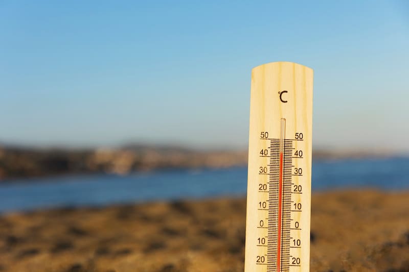 Lunes caluroso con máximas de 34-36 grados en el suroeste, Ebro y zonas de Canarias. (Fuente: Freepik)