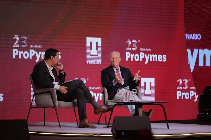Rocca y el Secretario de Producción, Pablo Lavigne, en ProPymes 2025, cuando el empresario le pidió al Gobierno "empatía" con los industriales; fue un mes antes de la tensión con Milei