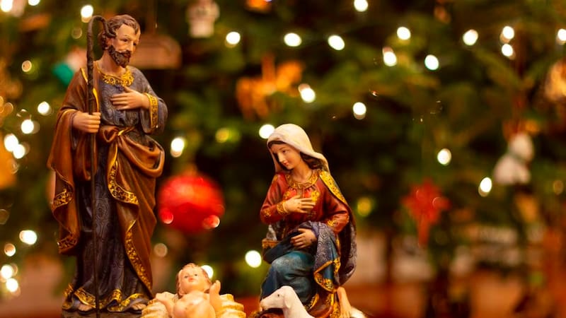 En los hogares colombianos, la tradición se vive entre oraciones, reflexión y cantos que unen a familias y amigos (Fuente: archivo).