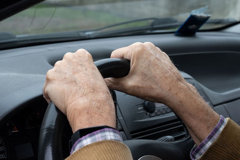 Bogotá, Medellín, Cali y Barranquilla anularán la licencia de conducir a todos los conductores que no cumplan este requisito. (Fuente: Shutterstock)