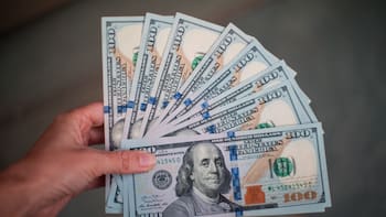 Dólares del colchón: por qué no es un “blanqueo” y qué “ventaja” le otorga sí o sí al contribuyente