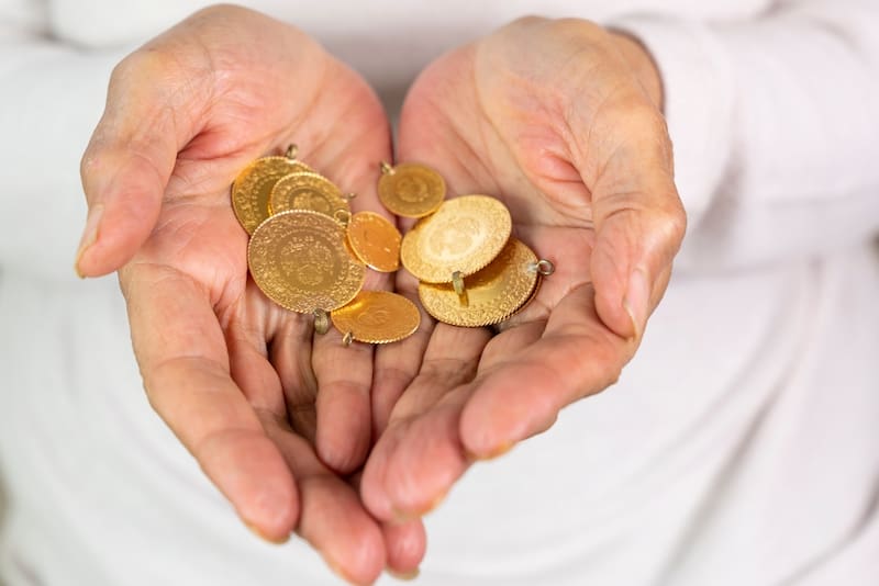 Fin del reinado del oro.