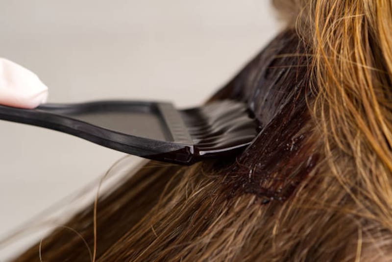 El tinte de cabello casero de cacao nutre, hidrata y tiñe el pelo. Fuente: iStock.