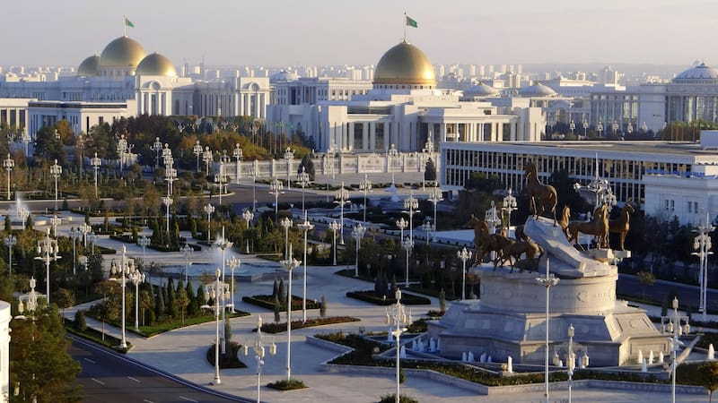 Vista de Asjabad, la capital de Turkmenistán. (Fuente: Shutterstock)