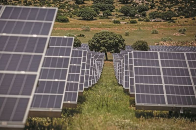 Aprobado | Gobierno entregará paneles solares gratis a quienes cumplan este requisito.