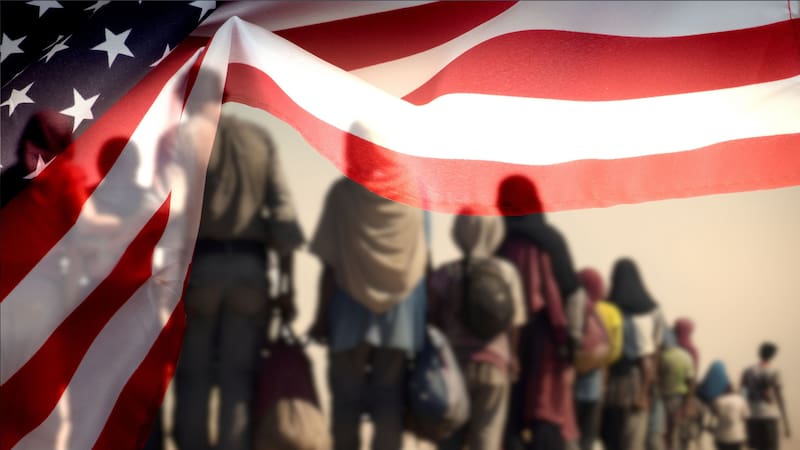 El permiso especial busca aliviar la crisis de migrantes deportados por Donald Trump (Foto: Shutterstock)
