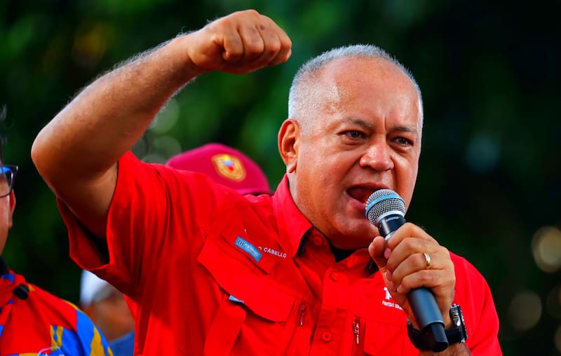 Diosdado Cabello llamó a venezolanos a la calma y a no "facilitarle las cosas al enemigo" tras la captura de Maduro.