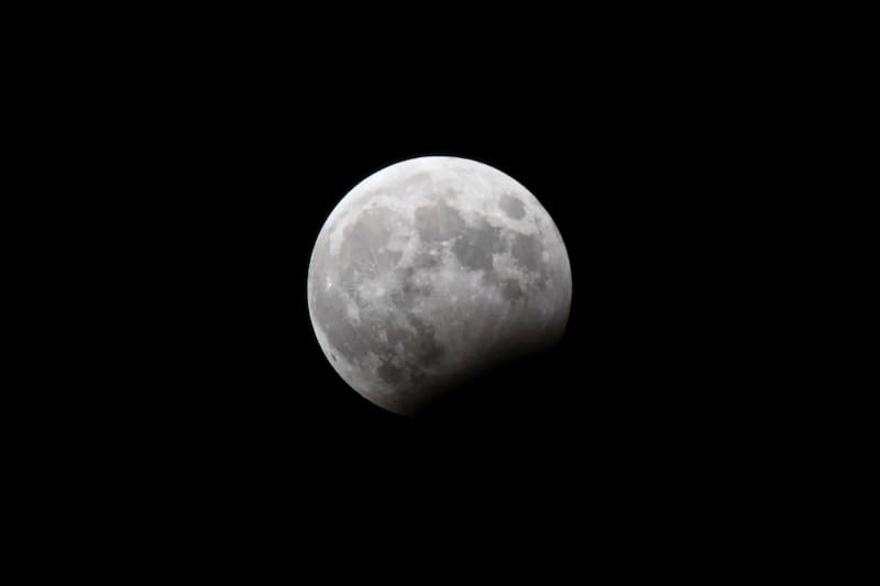 La luna llena de agosto coincidirá con un eclipse lunar parcial profundo. (Foto: Shutterstock)