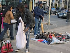 España supera por primera vez los 10 millones de habitantes nacidos en el extranjero y alcanza los 49,5 millones de población total