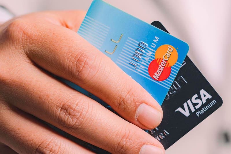 Multas del SAT por usar tarjeta de crédito. Fuente: Shutterstock
