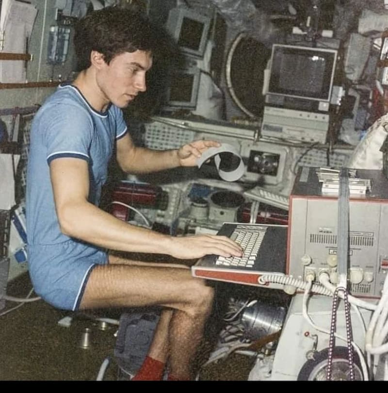 Tras 312 días en órbita y más de 5000 vueltas alrededor de la Tierra, Krikaliov regresó el 25 de marzo de 1992.