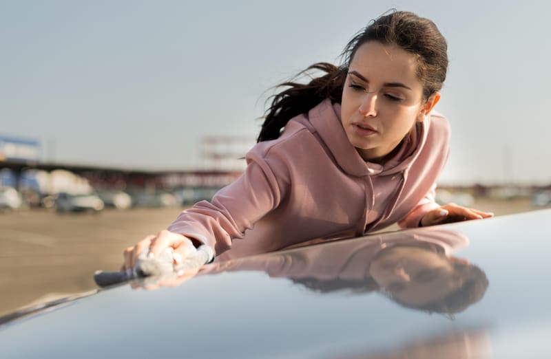 Este es el significado detrás de tener el coche siempre limpio o no lavarlo nunca, según la psicología.