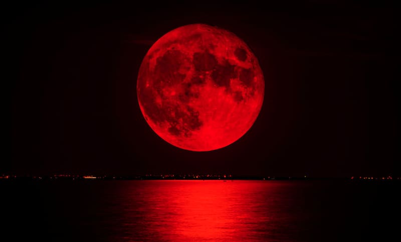 El 3 de marzo de 2026 también se producirá un eclipse total de Luna. (Fuente: Archivo).