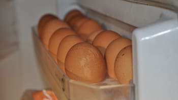 ¿En la nevera o fuera? Esta es la mejor ubicación para tener los huevos y cuidar sus proteínas