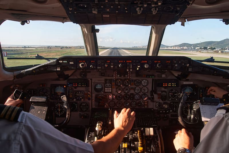 Ambos pilotos de un Boeing 737 se quedaron dormidos con más de 150 pasajeros a bordo y el avión pasó de largo (Fuente: Shutterstock)