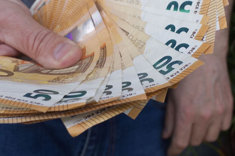 El SEPE establece que el pago de sus prestaciones se realiza el día 10 de cada mes (Fuente: Shutterstock)
