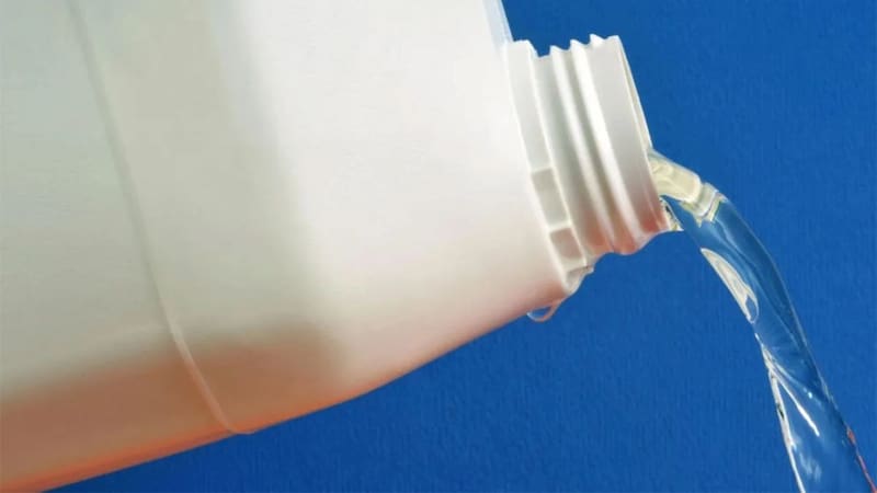 Lavandina: cómo diluir el hipoclorito de sodio con agua para desinfectar superficies de forma correcta y qué precauciones tener al usarla.