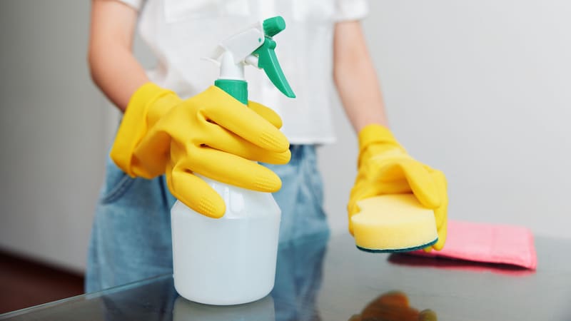 El organismo sanitario prohibió la elaboración, venta y publicidad en todo el país de un producto de limpieza concentrado.