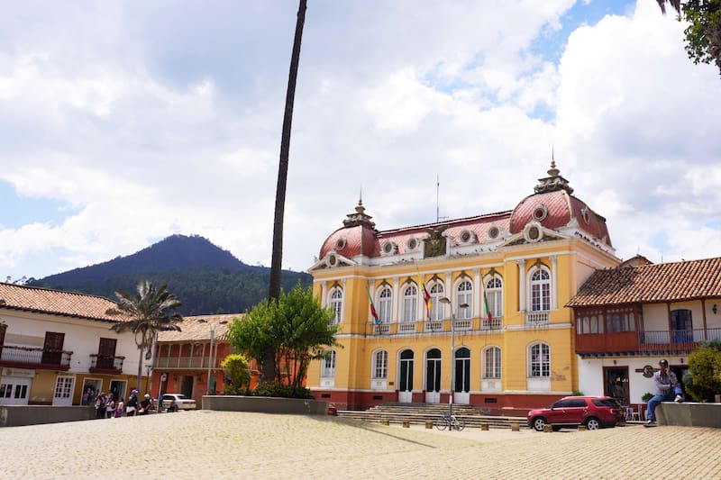 Zipaquirá cuenta con una plaza central reconocida por su belleza, ideal para caminar en familia. (Fuente: Archivo)