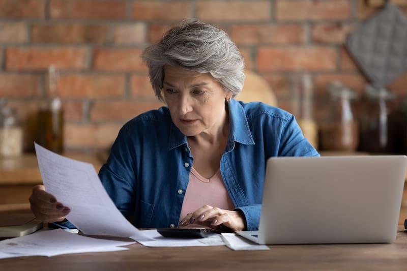 La Seguridad Social puede dar de baja las pensiones por viudedad si no se cumplen ciertos requisitos(Fuente: Shutterstock)