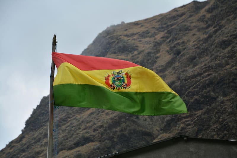 Las autoridades bolivianas exigen cumplir validaciones documentales y requisitos adicionales para ingresar o salir del país.