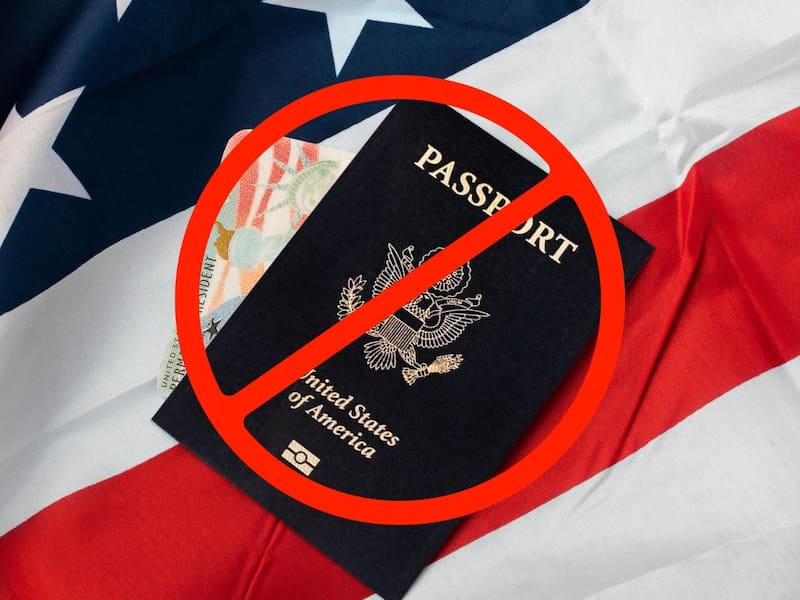 El gobierno de Estados Unidos prohíbe renovar el pasaporte a todos aquellos que presenten el anterior bajo ciertas condiciones. Fuente: Archivo.