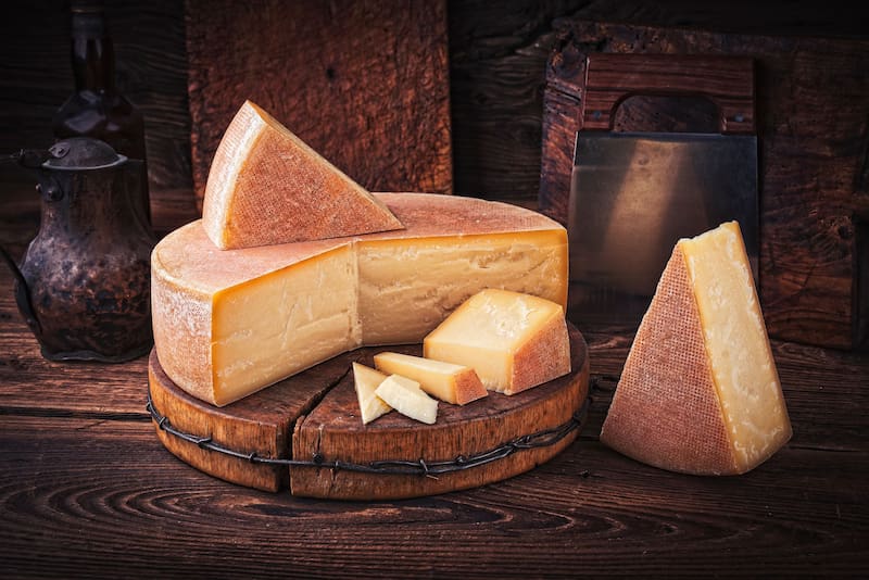 El "maestro quesero" que abrió el mejor queso del mundo y no pudo contener su entusiasmo: su video se hizo viral