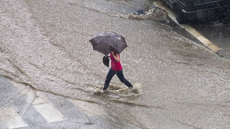 La AEMET anticipa un cambio brusco del tiempo en España, con temperaturas de hasta 10 grados por encima de lo normal antes de un descenso térmico generalizado.