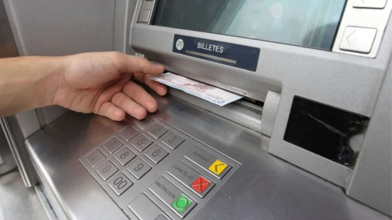 Es oficial | El nuevo banco que sacude el mercado y oferta una cuenta al 3,5%: puedes ganar dinero sin nómina ni recibos domiciliados (Foto: Freepik)