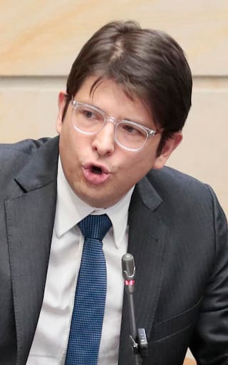 Miguel Uribe Turbay: Bogotá decreta Día Cívico, calles y estaciones en honor al senador y precandidato presidencial asesinado