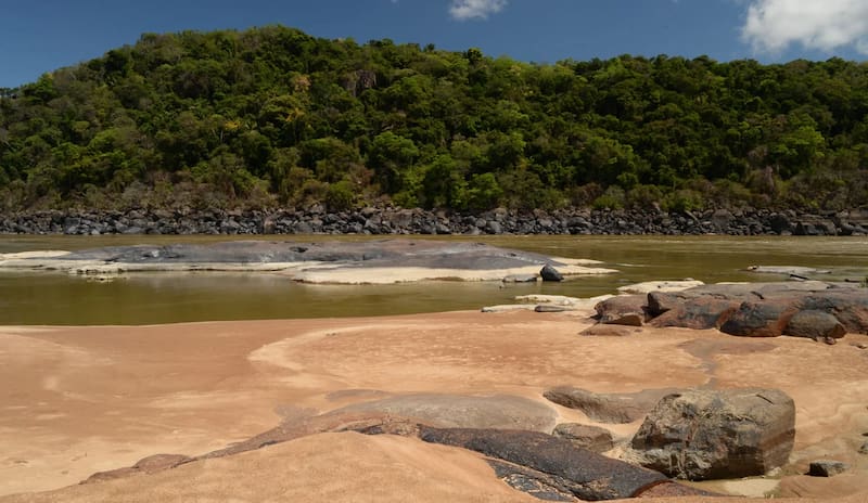 Se recomienda visitar el Raudal de Maipures en verano (Fuente: Fundación Santo Domingo).