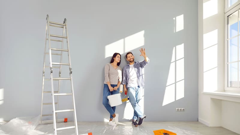 Las decisiones sobre obras que afectan a elementos comunes deben tomarse en junta y pueden implicar costes compartidos. (Fuente: Shutterstock)