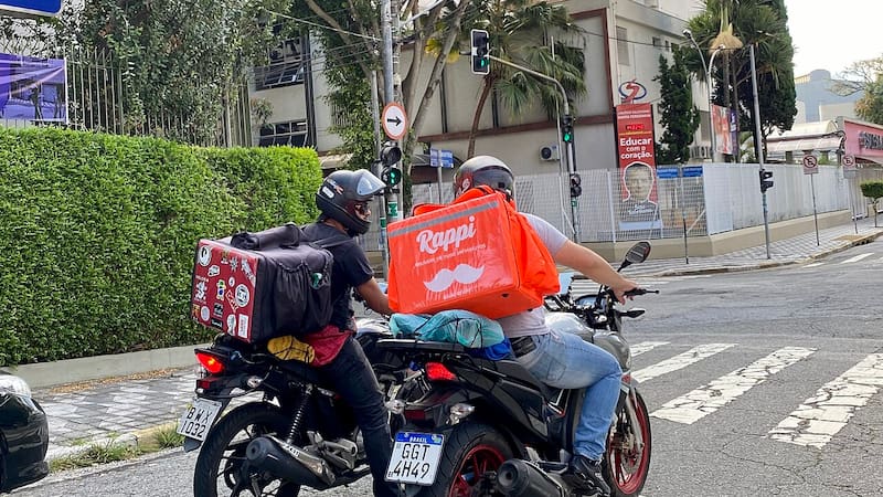 SAT mantendrá el tratamiento fiscal actual para trabajadores de apps como Didi, Uber o Rappi. Foto: Wikimedia Commons.