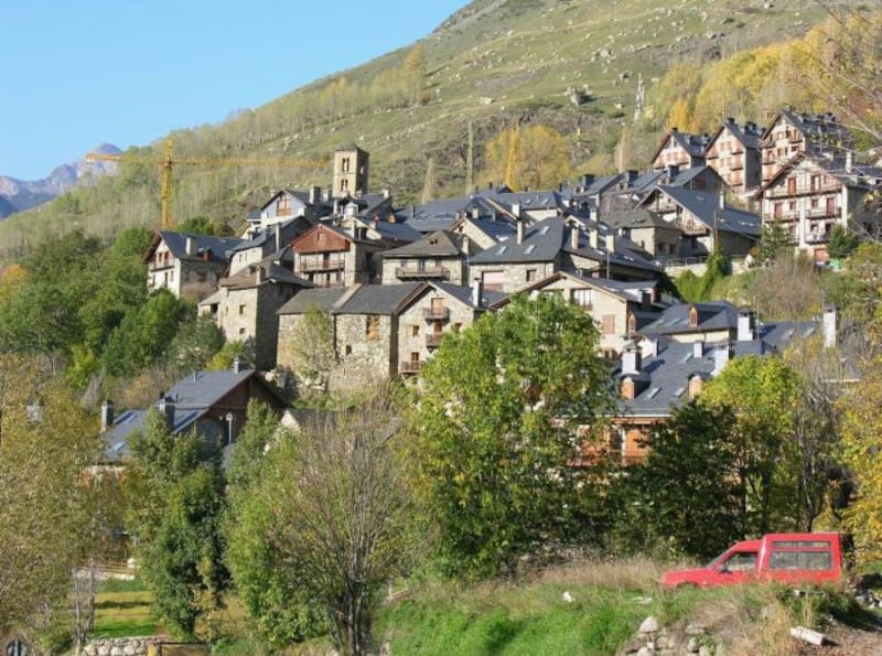 El esquema deja además dos días libres a la semana, pensados para que los participantes puedan recorrer el valle de Pineta y sus alrededores.