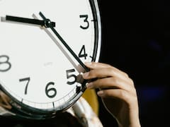Cambio de horario en Nueva York 2026 — qué día inicia el verano, a qué hora es el cambio y cómo ajustar tus relojes