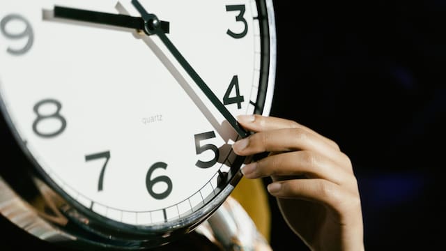 Cambio de horario en Nueva York 2026 — qué día inicia el verano, a qué hora es el cambio y cómo ajustar tus relojes