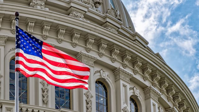 Nuevas leyes de Florida y Mississippi exigen pruebas de ciudadanía antes de votar: podrán eliminar del padrón a quienes no presenten documentación